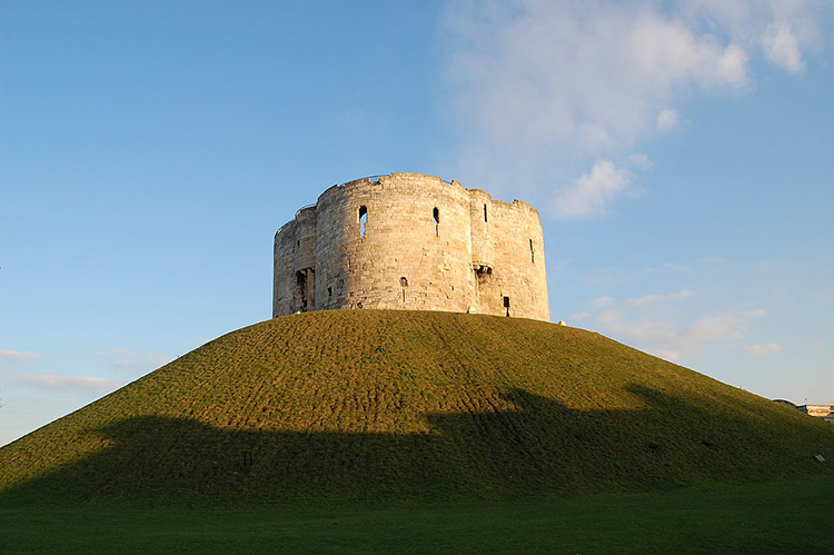 cliffords tower york tower castle keep 